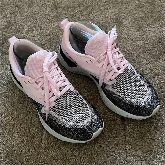 Women’s Nike Odyssey React 2 Flyknit Sneaker Size 7.5 - Picture 3 of 16